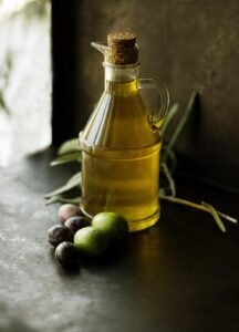 imagen que muestra una botella de aceite de oliva